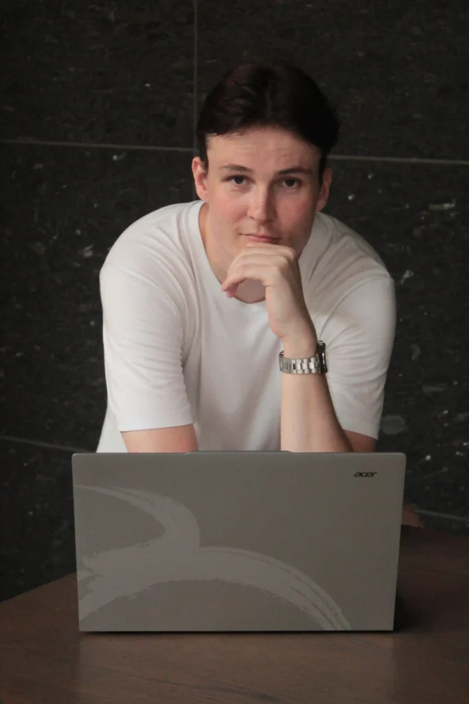 Photo de François Hue, rédacteur Web SEO freelance et fondateur de l'agence Web E-Profit